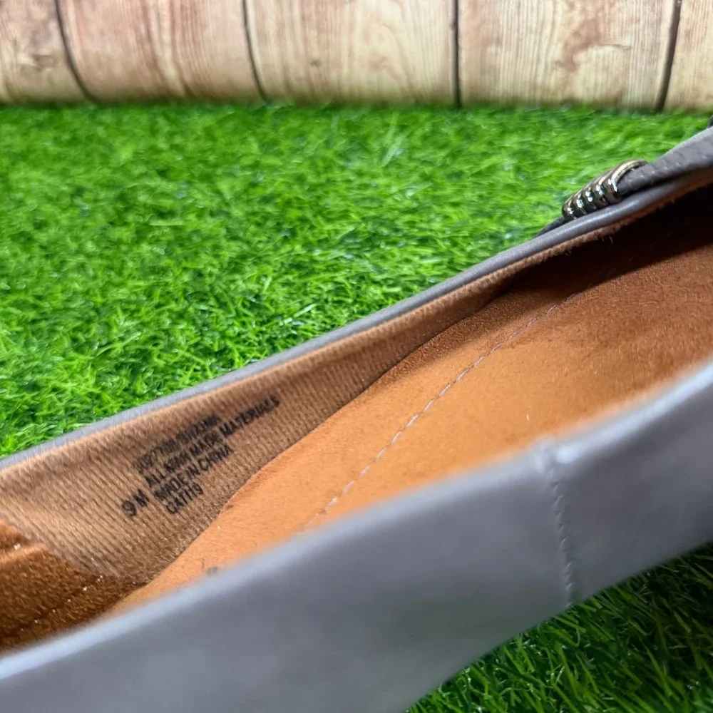 Eurosoft by Sofft Ballet Flats Womens Size 9 Medium Grey Crisscross Strap Detail